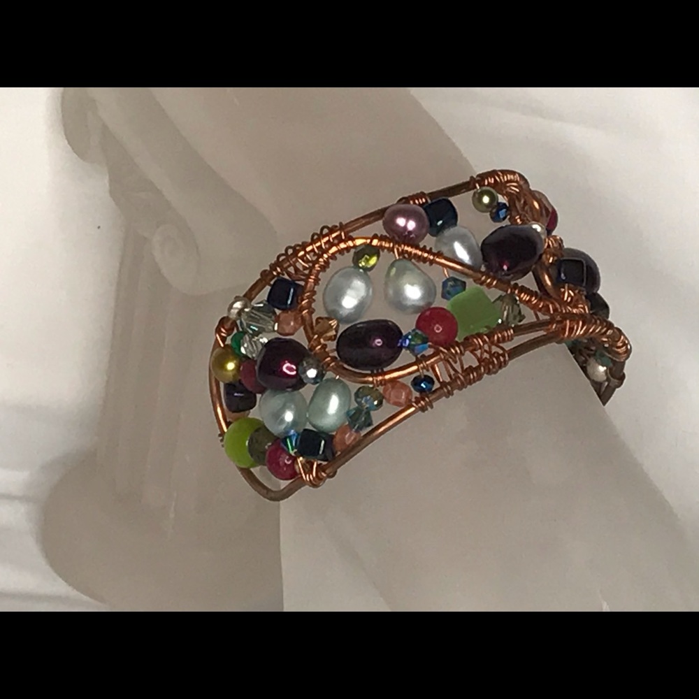 Handmade copper and bead cuff bracelet - Picture 3 of 8